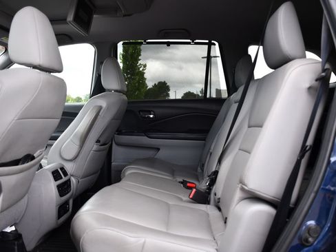Used 2019 Honda Pilot Touring image 15