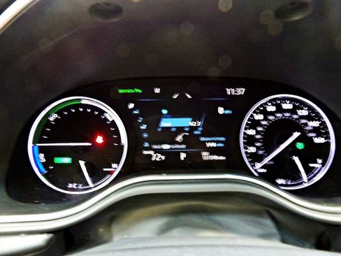 Used 2022 Toyota Avalon Limited w/ Advanced Safety Package FWD image 23