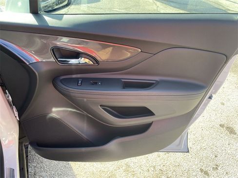 Used 2022 Buick Encore Preferred w/ Safety Package image 33