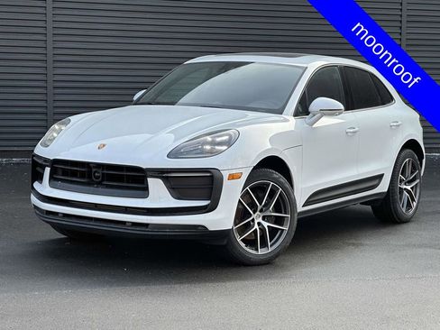 Certified 2025 Porsche Macan AWD/4WD image 1