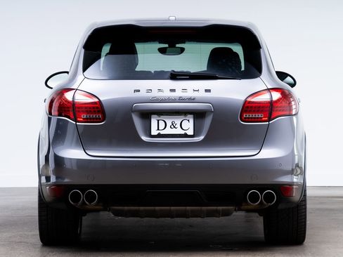 Used 2011 Porsche Cayenne Turbo AWD/4WD image 5