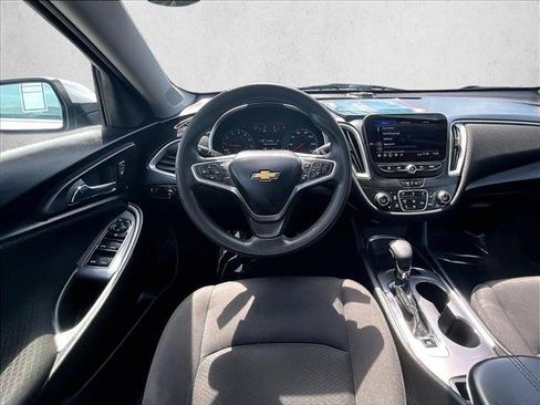 Used 2022 Chevrolet Malibu LT FWD image 7