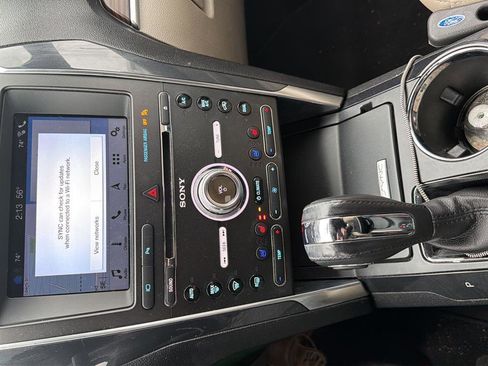 Used 2018 Ford Explorer Limited AWD/4WD image 12