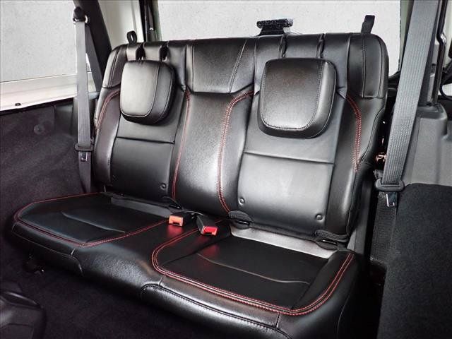 Used 2019 Jeep Wrangler Rubicon w/ Steel Bumper Group AWD/4WD image 11
