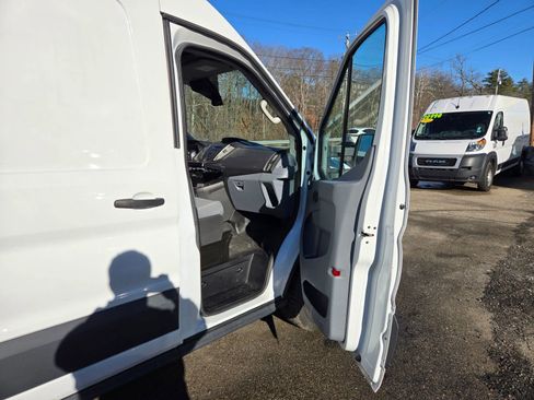 Used 2018 Ford Transit 250 Medium Roof w/Sliding Side Doo image 15