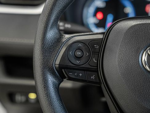 Used 2025 Toyota RAV4 XLE image 25