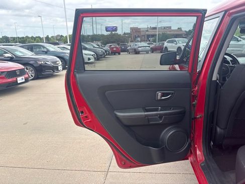 Used 2010 Kia Soul + w/ Audio Pkg FWD image 30