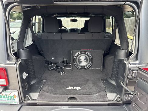 Used 2014 Jeep Wrangler Unlimited Sport w/ Quick Order Package 24S AWD/4WD image 25