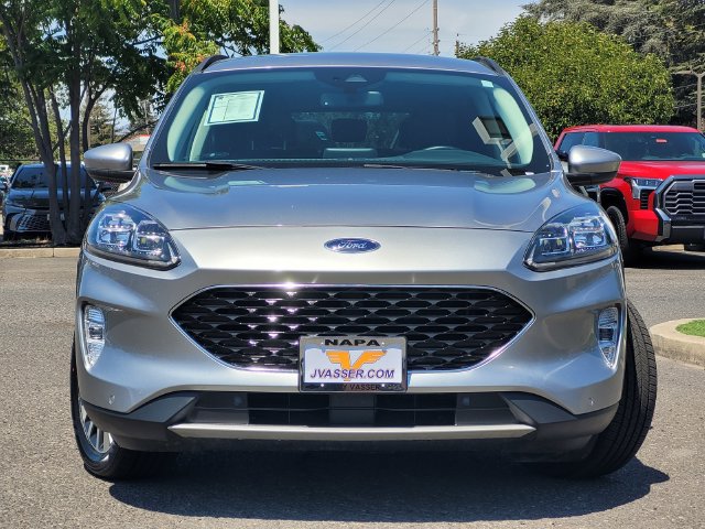 Used 2022 Ford Escape Titanium FWD image 3