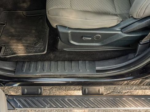 Used 2017 Ford F250 XLT w/ XLT Value Package AWD/4WD image 18