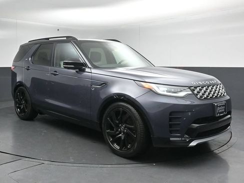 Used 2024 Land Rover Discovery Metropolitan Edition AWD/4WD image 1