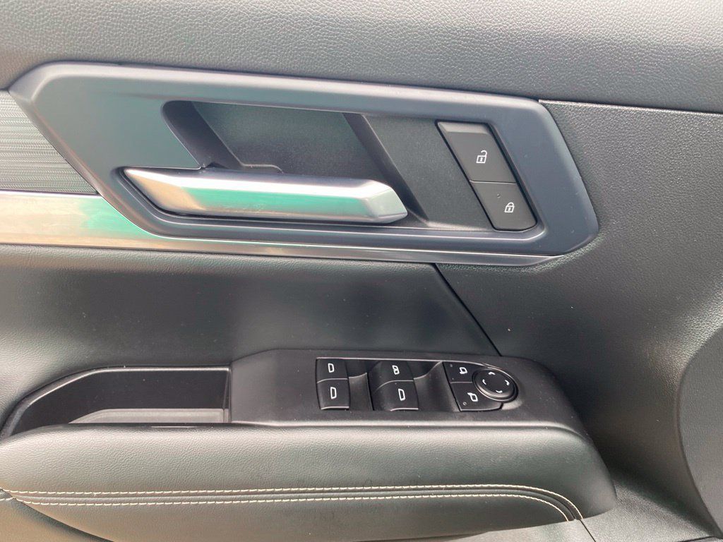 Used 2025 GMC Terrain Elevation AWD/4WD image 23
