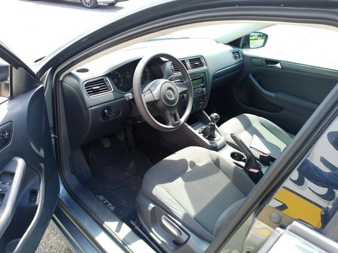 Used 2012 Volkswagen Jetta S FWD image 4
