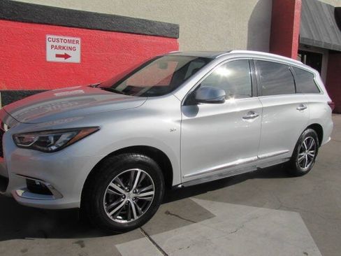 Used 2018 INFINITI QX60 Luxe w/ Premium Package AWD/4WD image 7