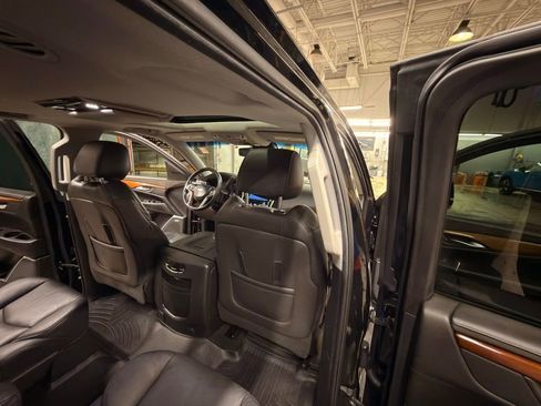 Used 2016 Cadillac Escalade ESV Premium image 9
