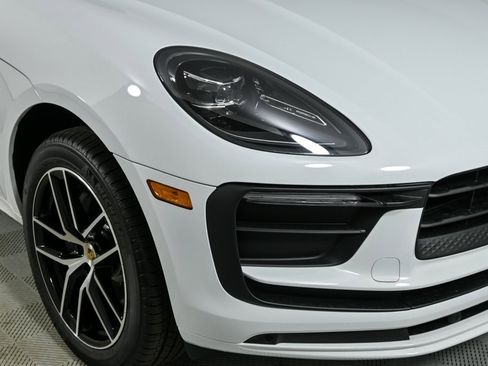 New 2025 Porsche Macan image 37