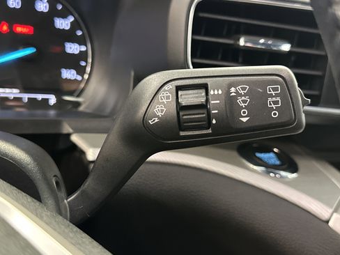 Certified 2022 Ford Explorer XLT w/ Equipment Group 202A image 38