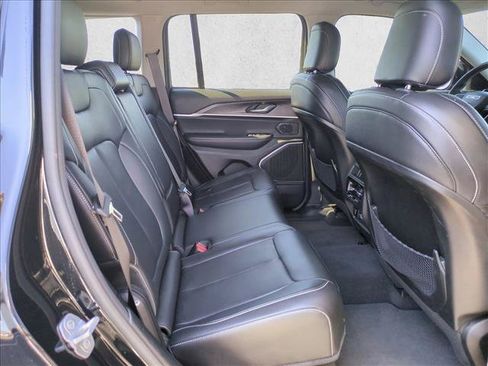 Used 2022 Jeep Grand Cherokee Limited AWD/4WD image 21