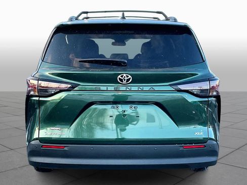 New 2026 Toyota Sienna XLE image 4