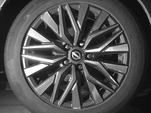 Used 2025 Nissan Altima 2.5 SV FWD image 15