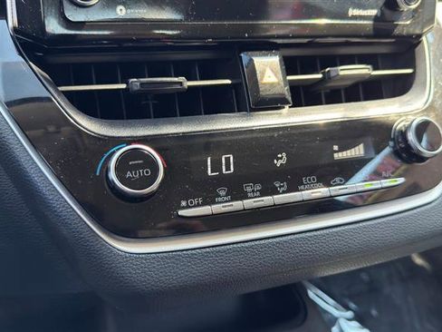 Used 2021 Toyota Corolla LE FWD image 35