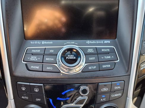 Used 2013 Hyundai Sonata Limited w/ Premium Pkg image 18