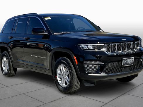 New 2025 Jeep Grand Cherokee Laredo image 2