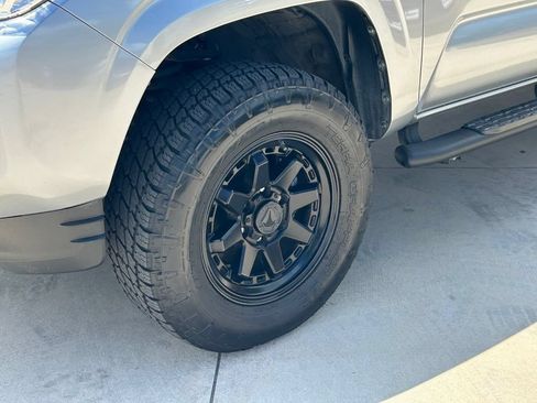 Used 2023 Toyota Tacoma SR AWD/4WD image 9