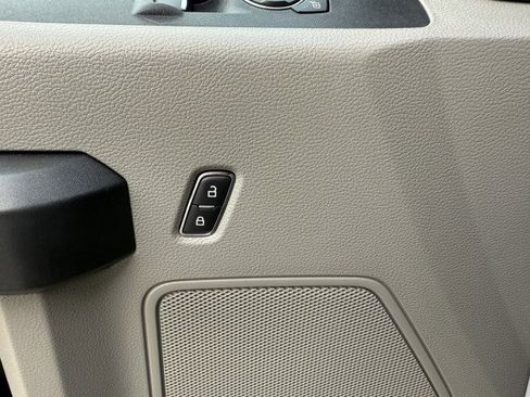 Used 2019 Ford F550 4x4 Regular Cab Super Duty w/ XL Value Package image 24