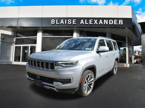 Used 2022 Jeep Wagoneer Series III w/ Premium Group I AWD/4WD image 8