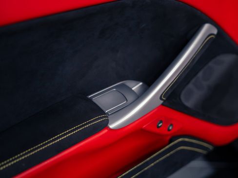 Used 2015 Ferrari F12 Berlinetta RWD image 28