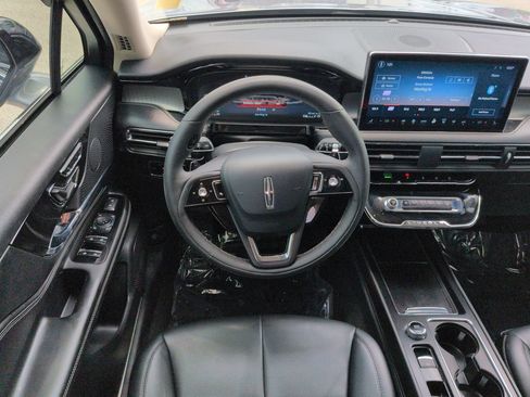 Certified 2023 Lincoln Corsair FWD image 16