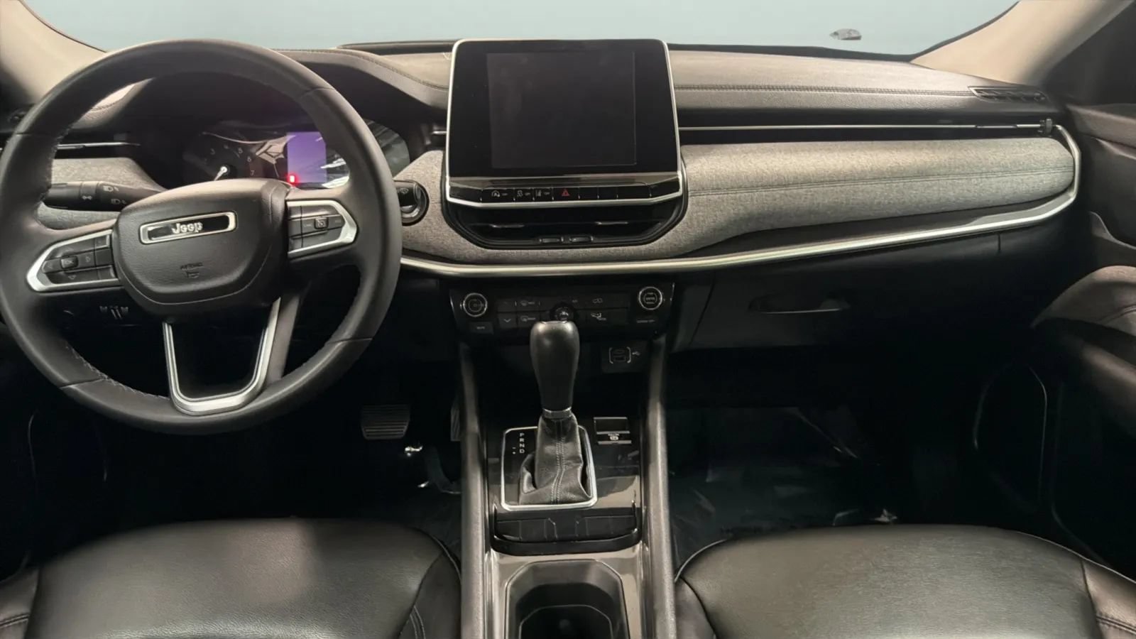 Used 2022 Jeep Compass Latitude FWD image 16