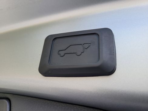 Used 2024 Toyota RAV4 Limited FWD image 12