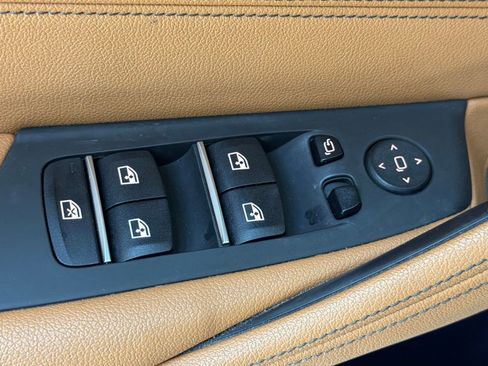 Used 2023 BMW 530e w/ Premium Package image 13