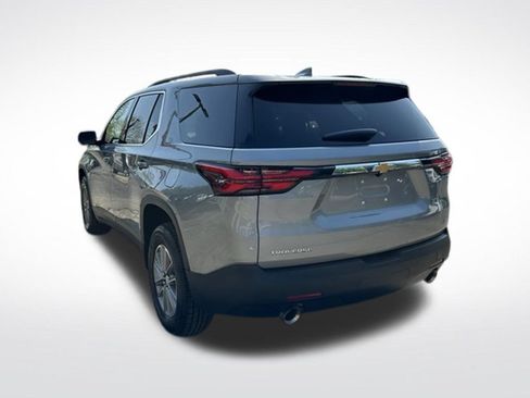 Used 2023 Chevrolet Traverse LT FWD image 3
