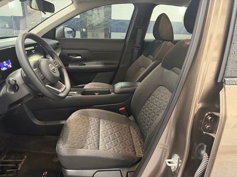Used 2025 Nissan Kicks SV FWD image 13