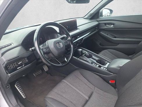 Used 2023 Honda Accord Sport image 9