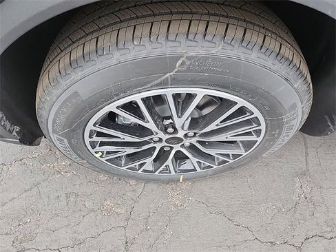 New 2024 Ford Escape SE w/ PHEV Premium Package image 27