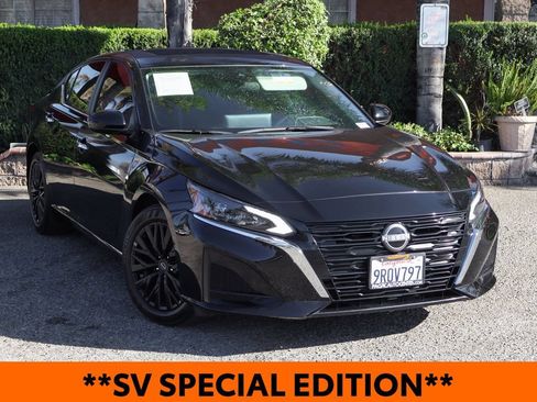 Used 2025 Nissan Altima 2.5 SV w/ SV Special Edition Package FWD image 2