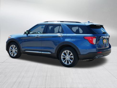 Used 2020 Ford Explorer XLT w/ Equipment Group 202A AWD/4WD image 5