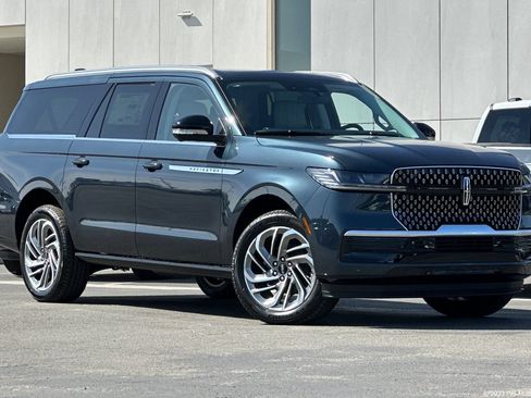 New 2026 Lincoln Navigator L Reserve AWD/4WD image 1