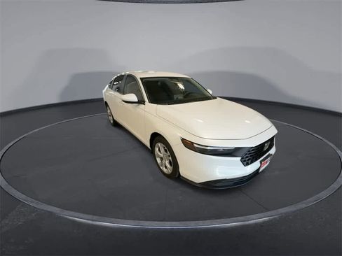 Used 2023 Honda Accord LX image 2