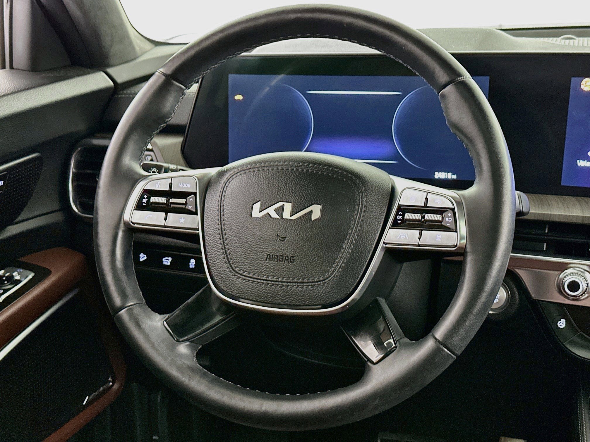 Used 2024 Kia Telluride SX Prestige AWD/4WD image 8