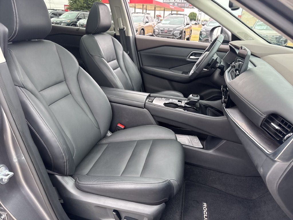 Used 2021 Nissan Rogue SL w/ Premium Package FWD image 12