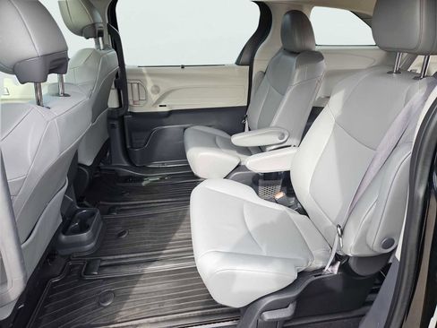 Used 2023 Toyota Sienna XLE w/ XLE Plus Package AWD/4WD image 35