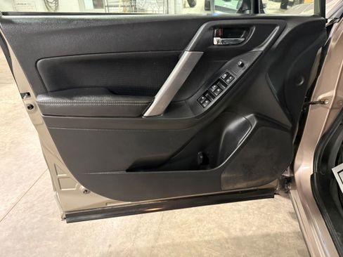 Used 2016 Subaru Forester 2.5i Limited w/ Protection Package #2 image 38