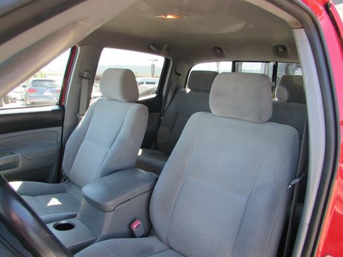 Used 2006 Toyota Tacoma PreRunner RWD image 10