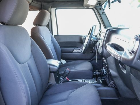 Used 2015 Jeep Wrangler Sport image 15