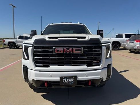 Used 2025 GMC Sierra 2500 AT4 w/ AT4 Premium Plus Package image 9